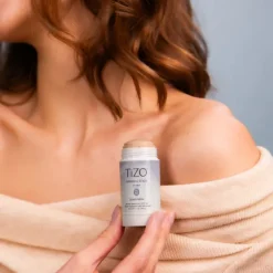 Tizo Mineral Stick Con Tinte